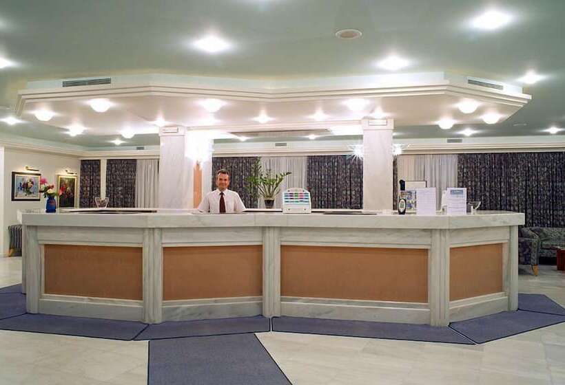 酒店 Chrispy Beach Resort