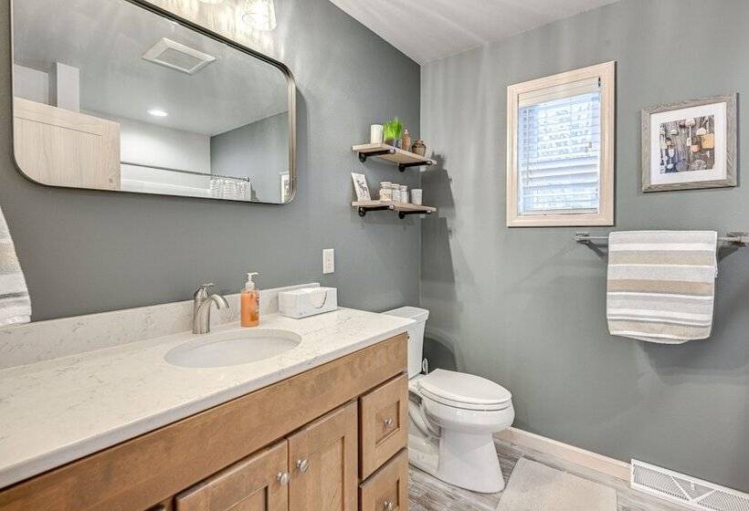 Lakefront Rhinelander Cottage W/ Private Dock!