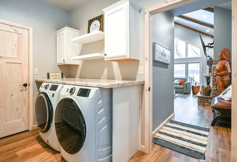 Lakefront Rhinelander Cottage W/ Private Dock!