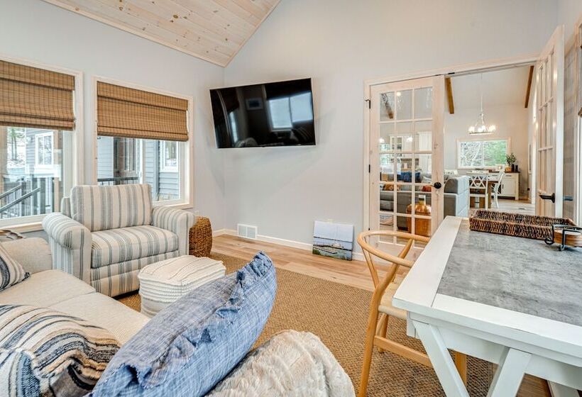 Lakefront Rhinelander Cottage W/ Private Dock!