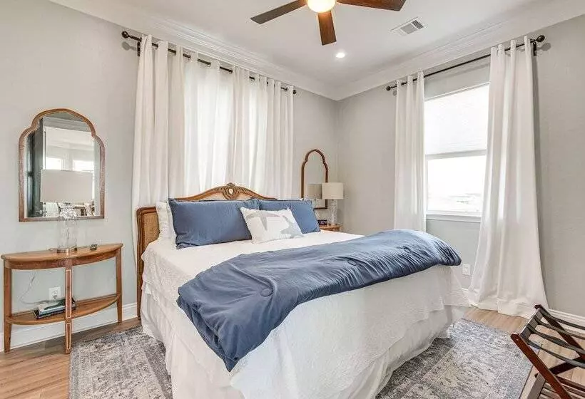 Footprints In The Sand Luxe Freeport Home!