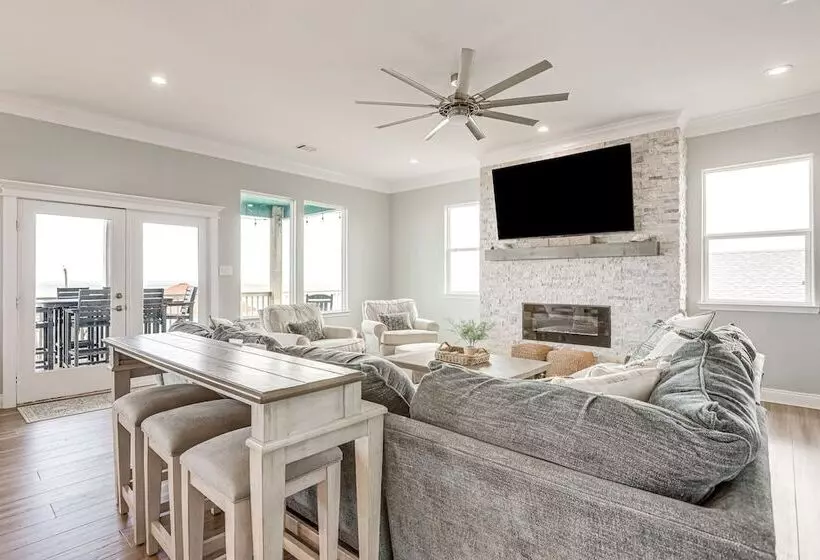 Footprints In The Sand Luxe Freeport Home!