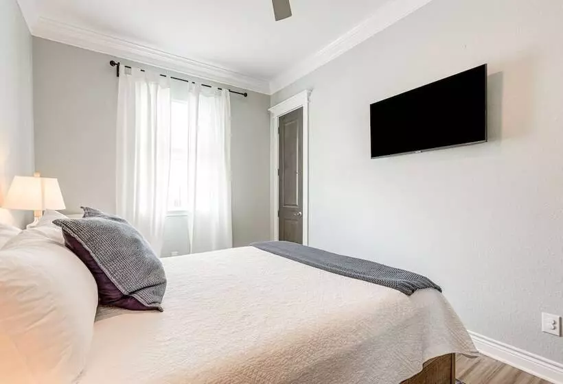 Footprints In The Sand Luxe Freeport Home!