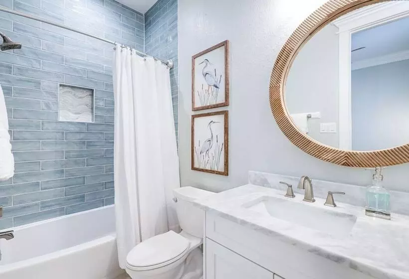 Footprints In The Sand Luxe Freeport Home!