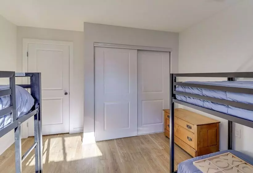 Modern Buckeye Lake Retreat: Game Room & Fire Pit!