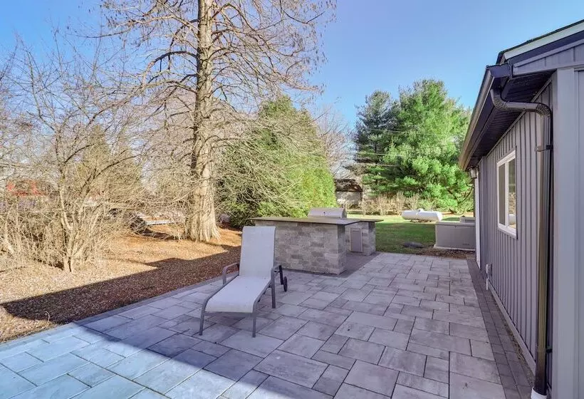 Modern Buckeye Lake Retreat: Game Room & Fire Pit!