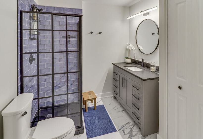 Modern Buckeye Lake Retreat: Game Room & Fire Pit!