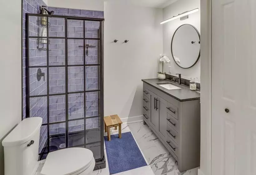 Modern Buckeye Lake Retreat: Game Room & Fire Pit!