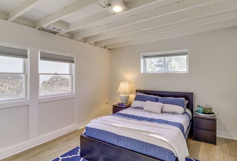 Modern Buckeye Lake Retreat: Game Room & Fire Pit!