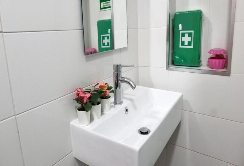 פנסיון Matching Loures Guest House