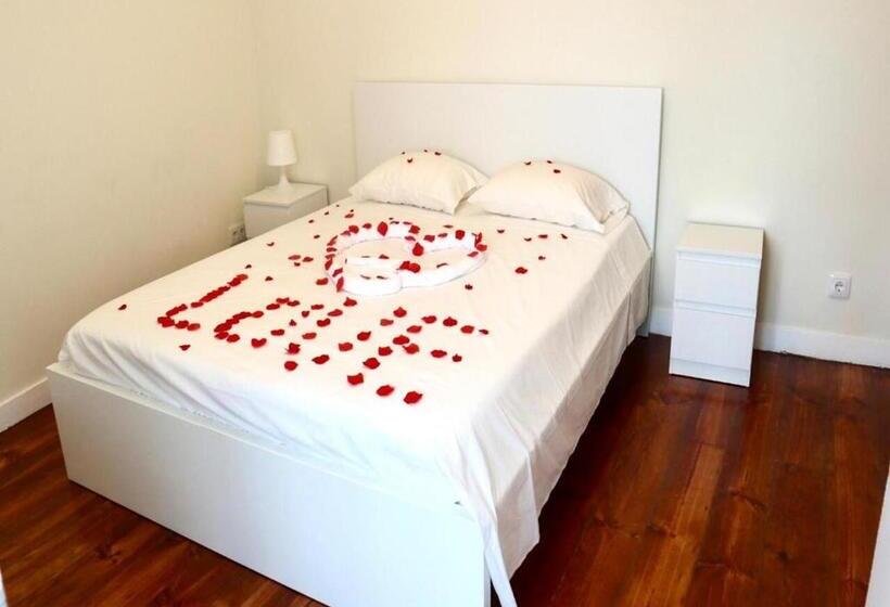 פנסיון Matching Loures Guest House