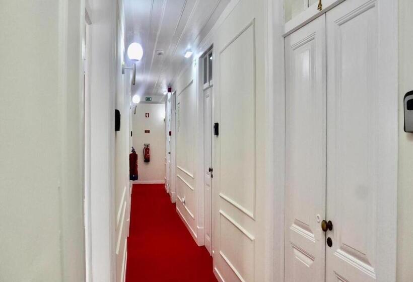 פנסיון Matching Loures Guest House