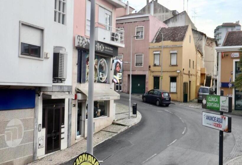 פנסיון Matching Loures Guest House