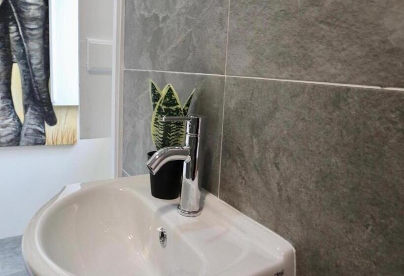 פנסיון Matching Loures Guest House