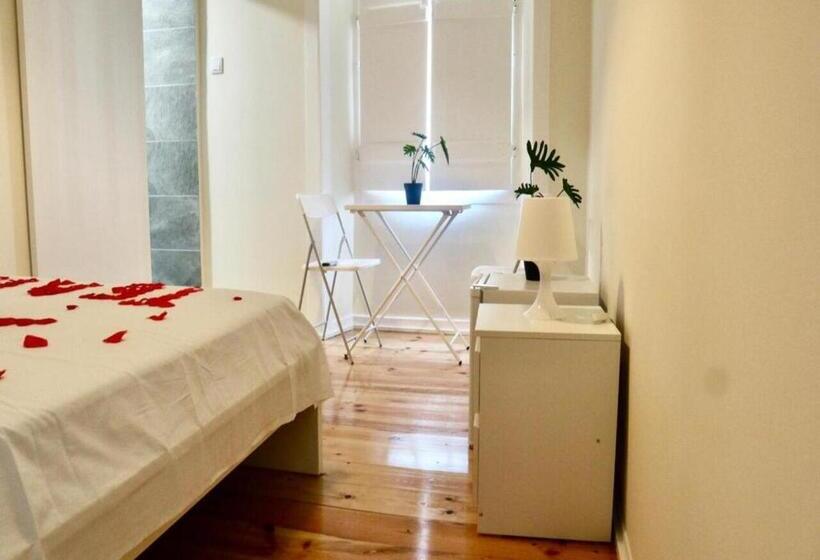 פנסיון Matching Loures Guest House