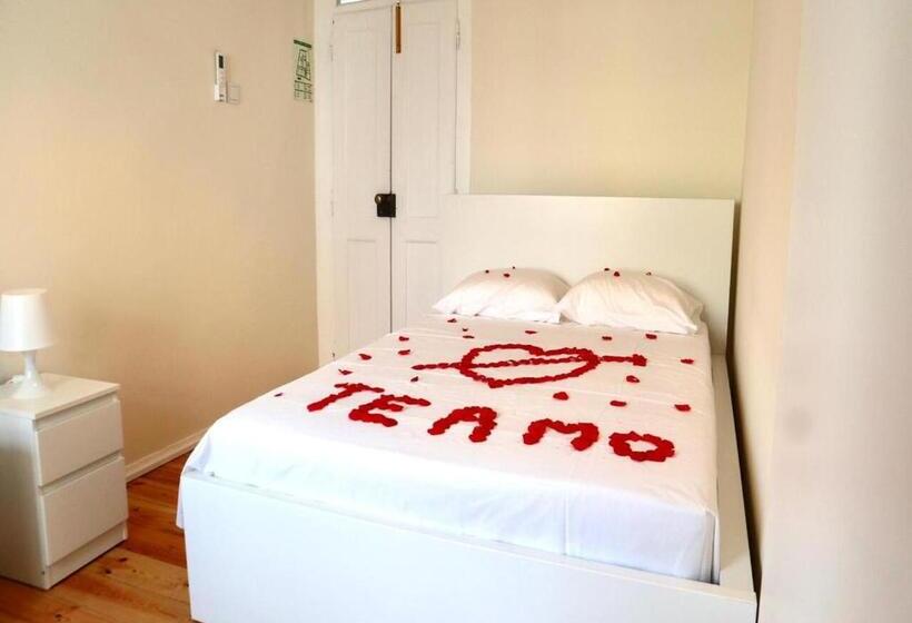 פנסיון Matching Loures Guest House