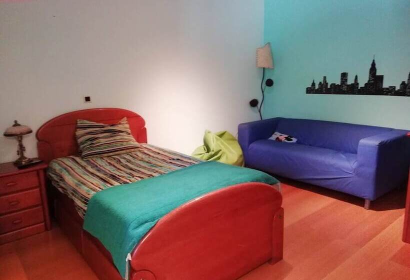 بنسيون Room In Apartment   Double Room 5 In Albarraque, Sintra With Balcony