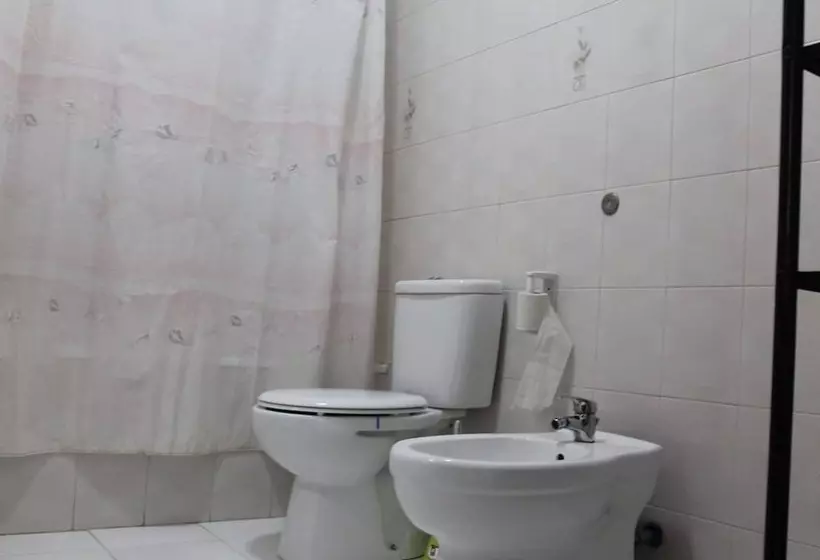 ペンション Room In Apartment   Twin Room 2 In Sintra Massamá Next To Train Station