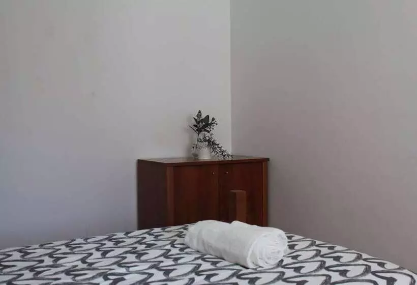 ペンション Room In Apartment   Twin Room 2 In Sintra Massamá Next To Train Station