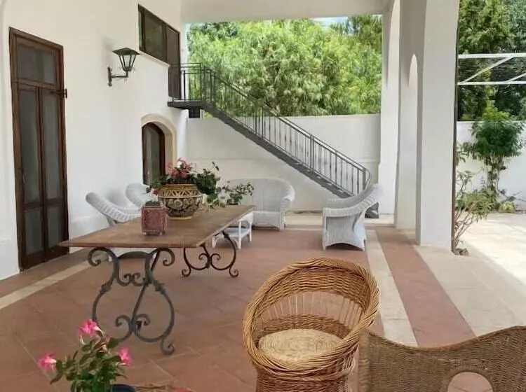 پانسیون Villa Clori
