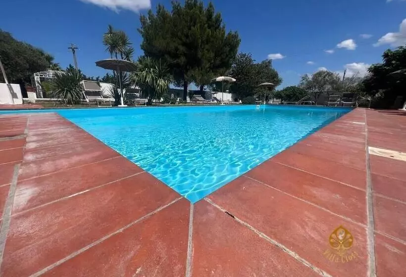 پانسیون Villa Clori