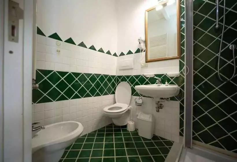 پانسیون Villa Clori