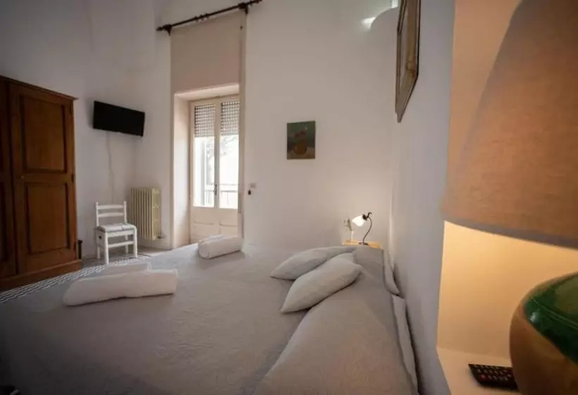 پانسیون Villa Clori