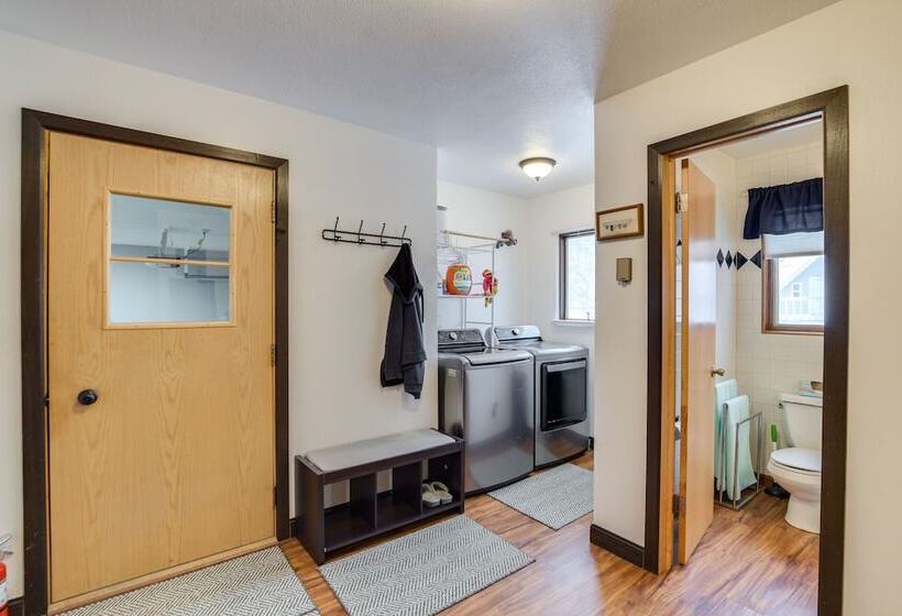 Hot Tub & Fenced Backyard: Moorhead Home!