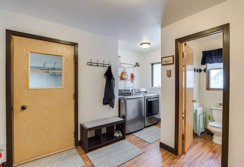 Hot Tub & Fenced Backyard: Moorhead Home!