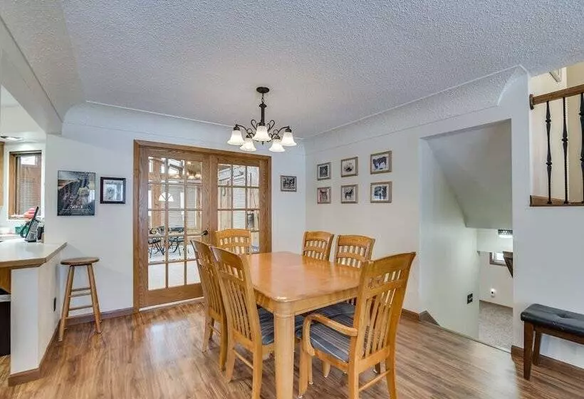 Hot Tub & Fenced Backyard: Moorhead Home!