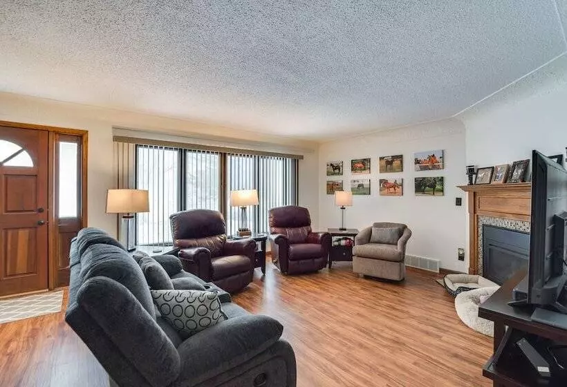 Hot Tub & Fenced Backyard: Moorhead Home!