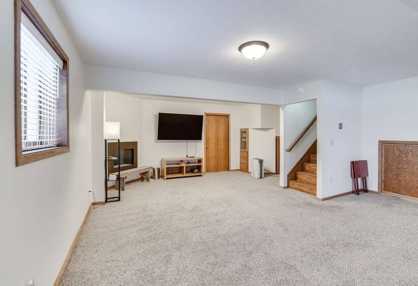 Hot Tub & Fenced Backyard: Moorhead Home!