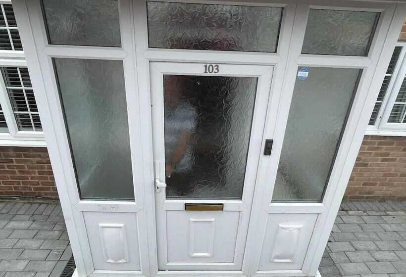 Резиденция Beautiful 3 Bed House In Romford