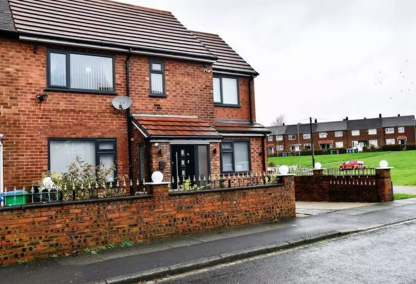 Residenssi Stylish 6 Bed Home