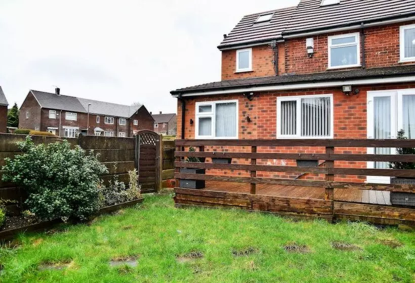 Residenssi Stylish 6 Bed Home