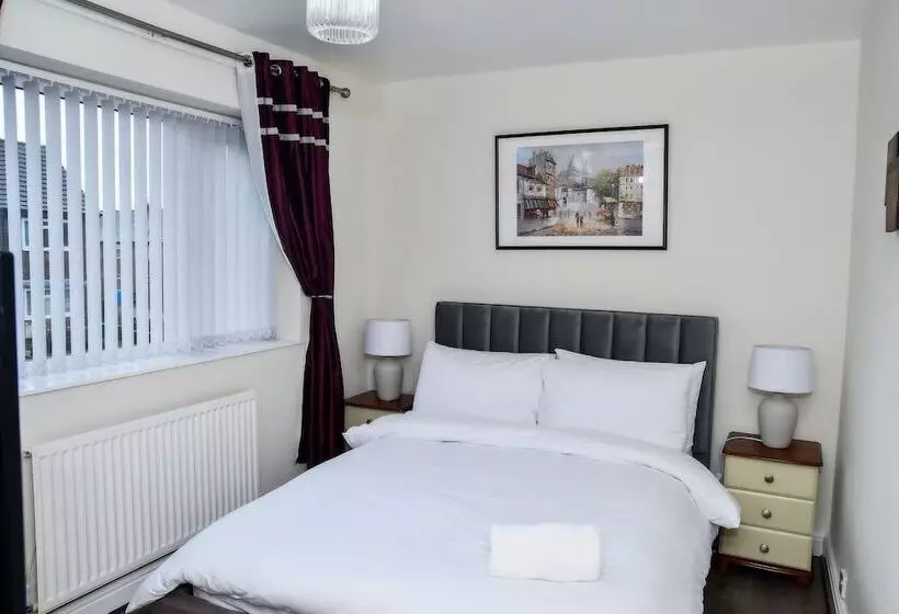 Residenssi Stylish 6 Bed Home