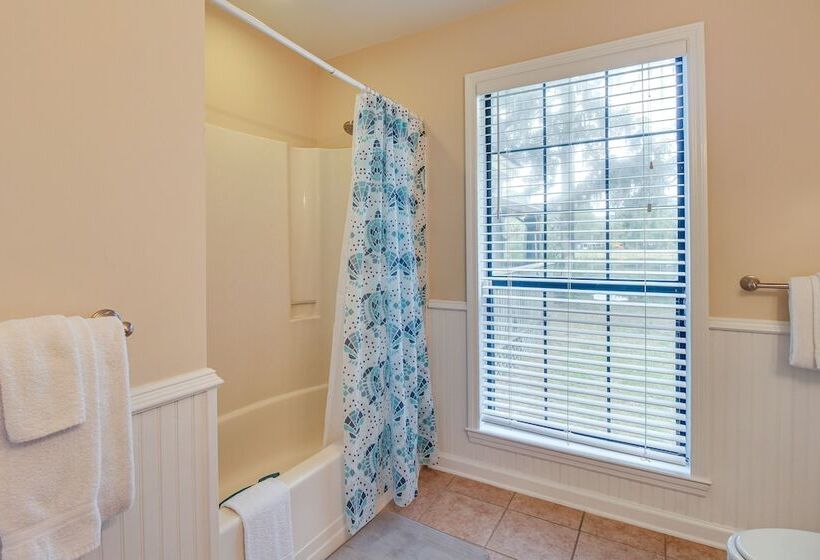 Serene Savannah Retreat W/ Waterfront Deck!