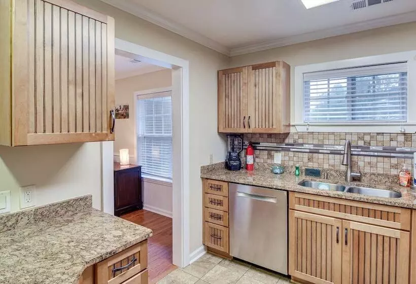 Serene Savannah Retreat W/ Waterfront Deck!