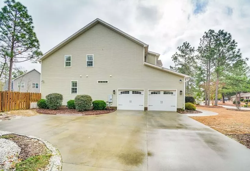 Spacious Home W/ Fireplace   Near Pinehurst Golf!