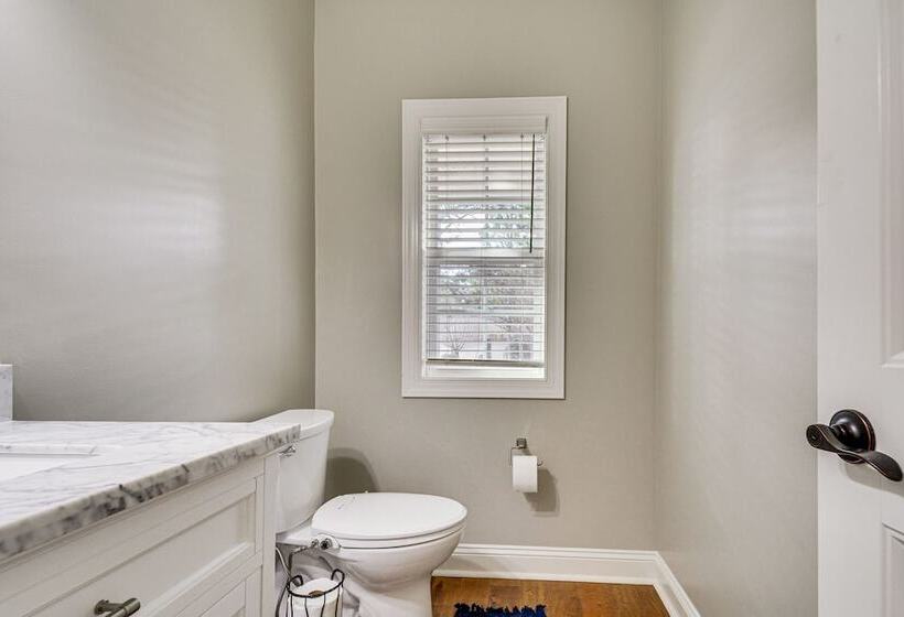 Spacious Home W/ Fireplace   Near Pinehurst Golf!