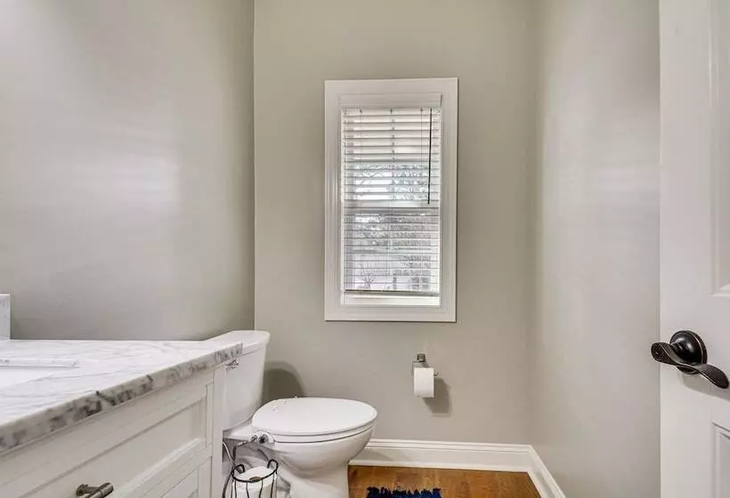 Spacious Home W/ Fireplace   Near Pinehurst Golf!