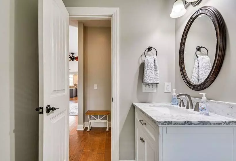 Spacious Home W/ Fireplace   Near Pinehurst Golf!