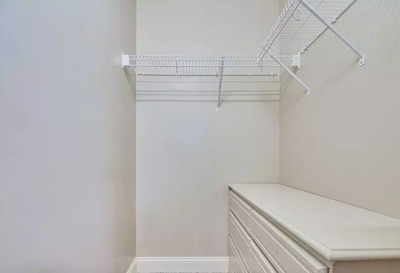 Spacious Home W/ Fireplace   Near Pinehurst Golf!