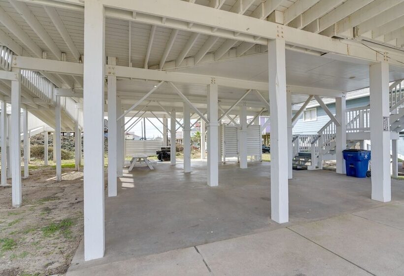 Surfside Beach Vacation Rental: Walk To The Ocean!