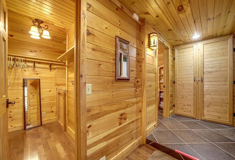 Twin Creeks Lodge W/ Hot Tub < 1 Mi To Lake!