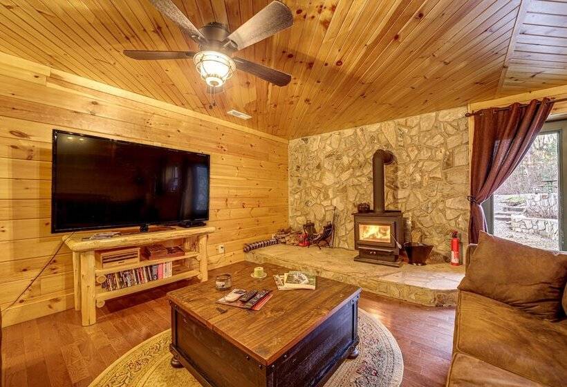 Twin Creeks Lodge W/ Hot Tub < 1 Mi To Lake!