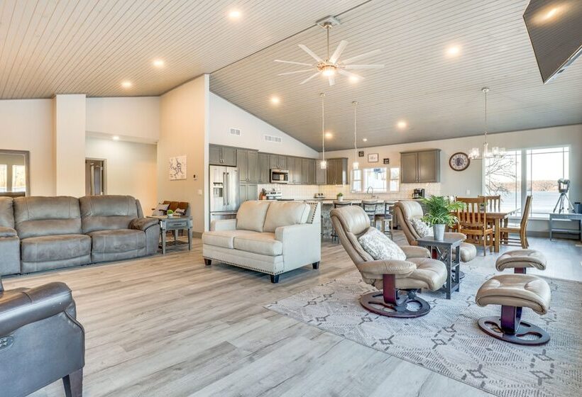 Waterfront Lake Of The Ozarks Home W/ Private Dock