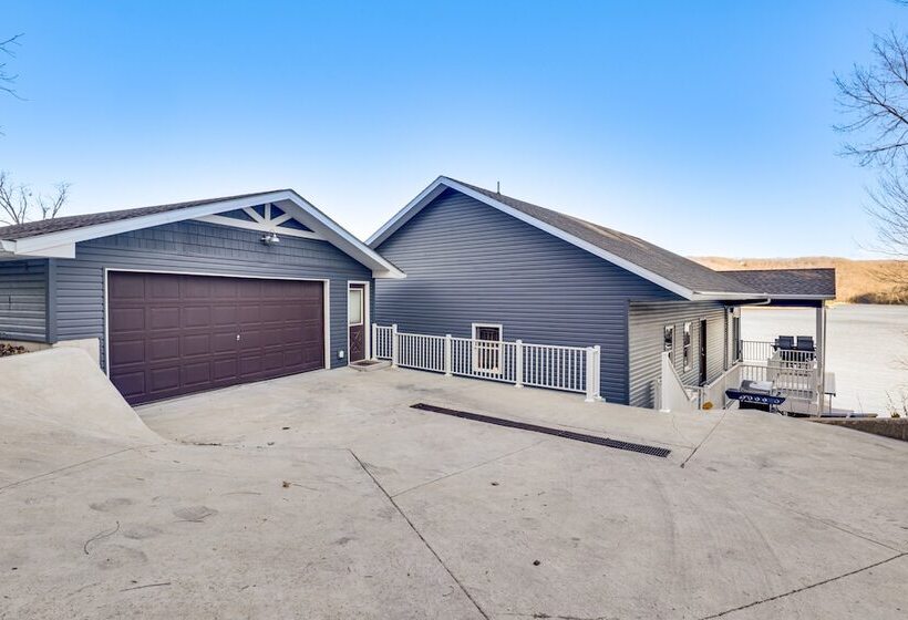 Waterfront Lake Of The Ozarks Home W/ Private Dock