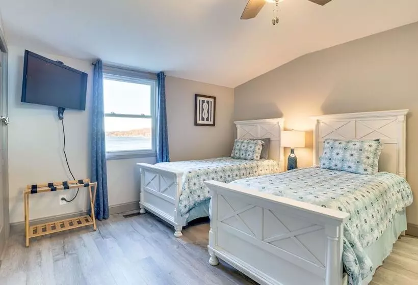 Waterfront Lake Of The Ozarks Home W/ Private Dock