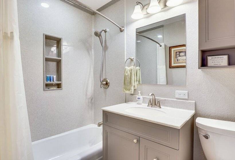 Waterfront Lake Of The Ozarks Home W/ Private Dock